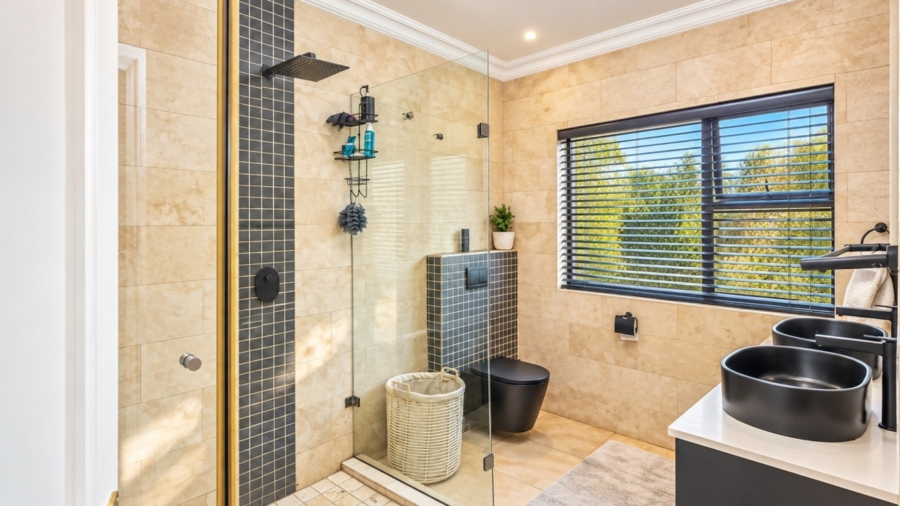 3 Bedroom Property for Sale in WestLake Country Safari Estate North West